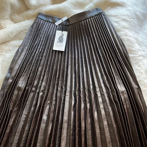 NWT faux leather dark brown midi skirt - Picture 3 of 3